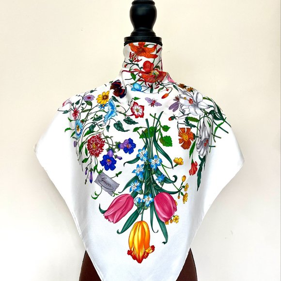 New Gucci Scarf Iconic Flora One Print Multicolor White Silk Wrap - Picture 11 of 12